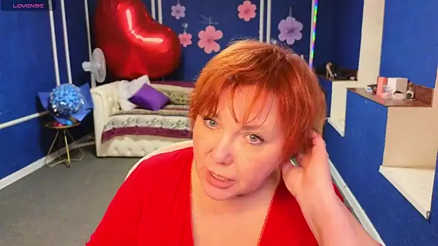 Snapshot of Kira_Kenett chatting on 04-20-26, 05:26 Kira Kenett online show from 04-20-26, 05:26