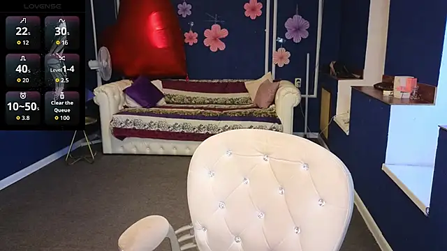 Snapshot of Kira_Kenett chatting on 05-16-26, 06:32 Kira Kenett online show from 05-16-26, 06:32