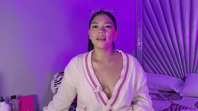 HatsaJones online show from 04-09-26, 04:01