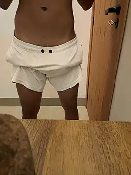 Snapshot of oconnnel chatting on 11-08-25, 09:35 oconnnel online show from 11-08-25, 09:35