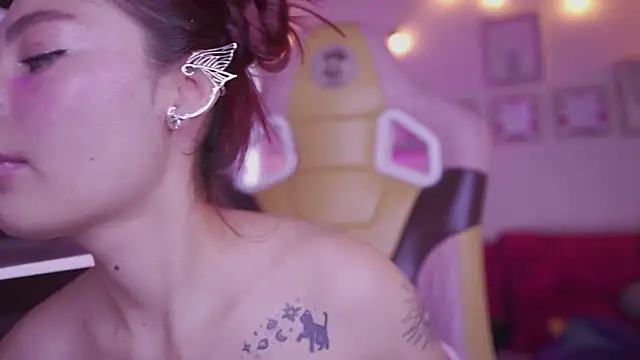 Rebecah 1 online show from 11-27-25, 03:58