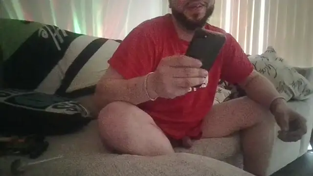 Snapshot of Brownroyal chatting on 10-18-25, 03:46 Brownroyal online show from 10-18-25, 03:46