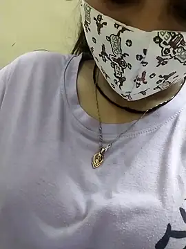 Snapshot of Sex_Queen_aaraya chatting on 09-15-25, 04:40 Sex Queen aaraya online show from 09-15-25, 04:40