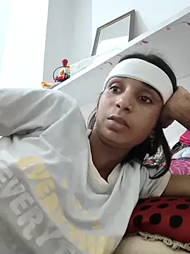 Snapshot of Hot-Soniya2 chatting on 10-16-25, 03:24 Hot-Soniya2 online show from 10-16-25, 03:24