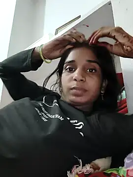 Snapshot of Hot-Soniya2 chatting on 10-28-25, 03:43 Hot-Soniya2 online show from 10-28-25, 03:43