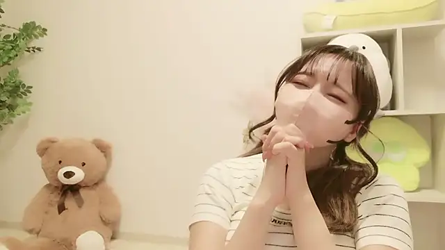 Snapshot of JP_Momo_o0 chatting on 09-13-25, 11:10 JP Momo o0 online show from 09-13-25, 11:10