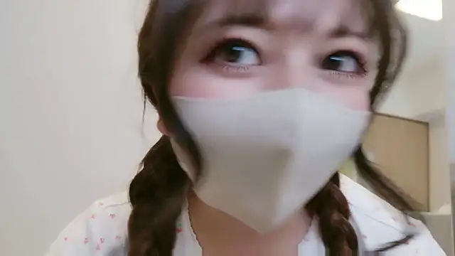 Snapshot of JP_Momo_o0 chatting on 09-18-25, 11:34 JP Momo o0 online show from 09-18-25, 11:34