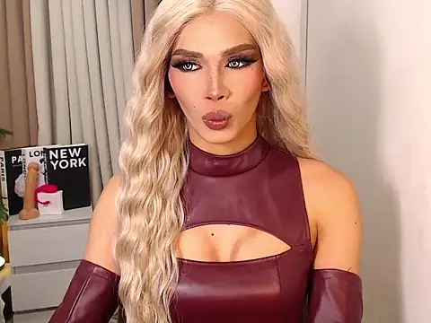 Snapshot of Miss_Cataluna69 chatting on 11-19-25, 09:15 Miss Cataluna69 online show from 11-19-25, 09:15