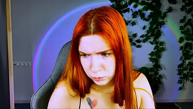 Snapshot of AliceCUNTach chatting on 06-23-26, 05:05 AliceCUNTach online show from 06-23-26, 05:05