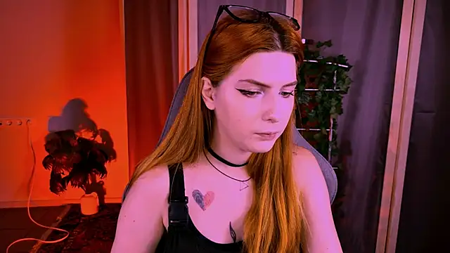 Snapshot of AliceCUNTach chatting on 07-21-26, 05:21 AliceCUNTach online show from 07-21-26, 05:21