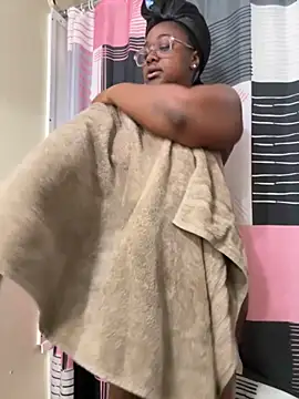 Snapshot of Milkcoco chatting on 11-11-25, 01:22 Milkcoco online show from 11-11-25, 01:22