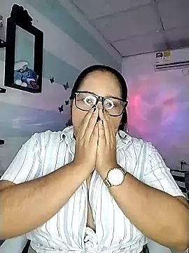 Snapshot of Angelly_ricura chatting on 10-17-25, 02:41 Angelly ricura online show from 10-17-25, 02:41