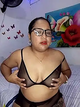 Snapshot of Angelly_ricura chatting on 02-28-26, 04:30 Angelly ricura online show from 02-28-26, 04:30