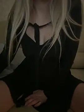 Nikihot   online show from 12-19-25, 11:23