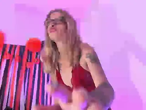 MerryyMendez online show from 10-31-25, 02:12