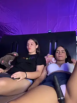 Ashley and Zoe online show from 10-30-25, 11:16