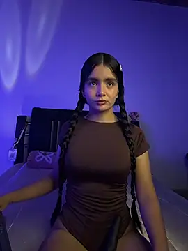 Ashley and Zoe online show from 11-20-25, 10:42