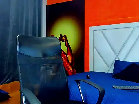 Snapshot of adrian_ray chatting on 09-24-25, 06:00 adrian ray online show from 09-24-25, 06:00