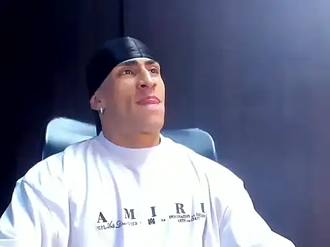 Snapshot of adrian_ray chatting on 10-08-25, 06:27 adrian ray online show from 10-08-25, 06:27