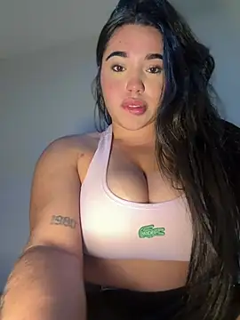 Snapshot of SofiaWildee chatting on 02-16-26, 05:36 SofiaWildee online show from 02-16-26, 05:36