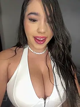 Snapshot of SofiaWildee chatting on 03-01-26, 02:02 SofiaWildee online show from 03-01-26, 02:02