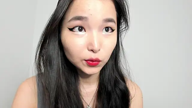 Soyun Mia online show from 12-15-25, 12:20