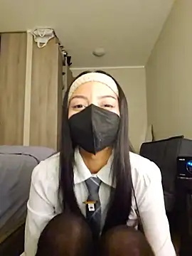 Snapshot of Liarmosca21 chatting on 06-13-26, 02:20 Liarmosca21 online show from 06-13-26, 02:20