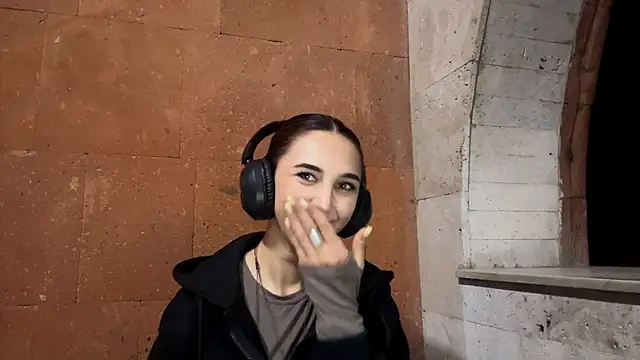 LinaMour online show from 09-11-25, 10:10