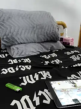 yazinyazin1 online show from 11-30-25, 09:02