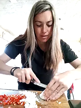 Snapshot of Heisi-Sex chatting on 10-09-25, 12:03 Heisi-Sex online show from 10-09-25, 12:03