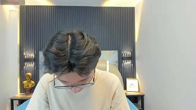 SantiagoRusso18 online show from 10-28-25, 02:31