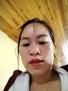 tuyetnhi-00 online show from 10-28-25, 11:40