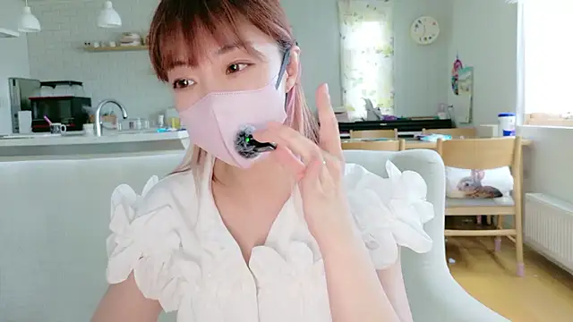 Snapshot of SUZU_1201 chatting on 06-12-26, 02:32 SUZU 1201 online show from 06-12-26, 02:32