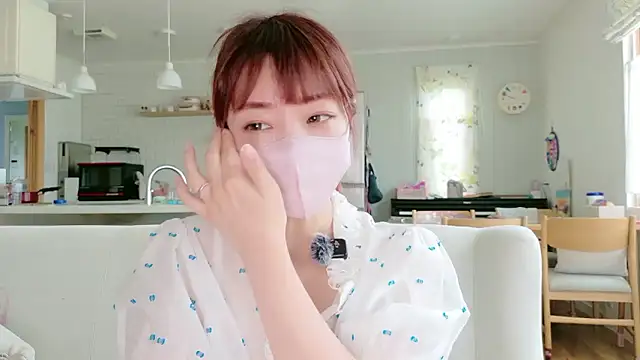 Snapshot of SUZU_1201 chatting on 07-09-26, 12:48 SUZU 1201 online show from 07-09-26, 12:48