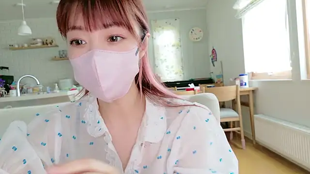 Snapshot of SUZU_1201 chatting on 07-19-26, 01:42 SUZU 1201 online show from 07-19-26, 01:42