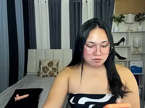 TsUncutKaren online show from 02-25-26, 06:06