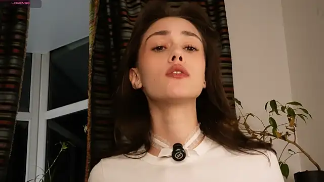 ttragedienne online show from 10-27-25, 01:37