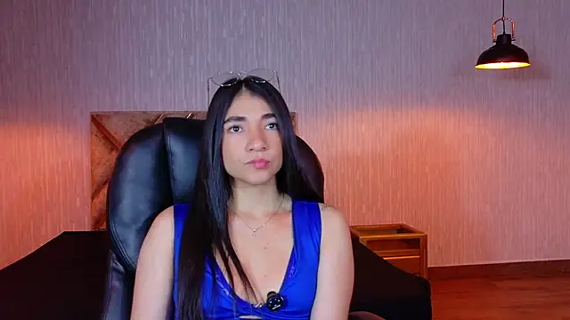 Aurora jones11 online show from 11-24-25, 04:01