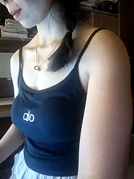 Snapshot of LazdyLy chatting on 10-30-25, 01:12 LazdyLy online show from 10-30-25, 01:12