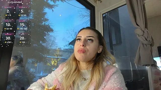 Ella Vee online show from 01-09-26, 05:43