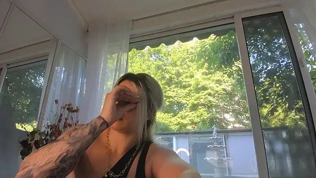 Ella Vee online show from 05-24-26, 05:12