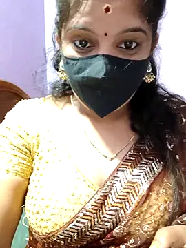 Snapshot of luci-queen chatting on 09-22-25, 05:20 luci-queen online show from 09-22-25, 05:20