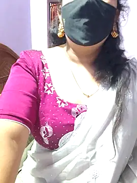 Snapshot of luci-queen chatting on 09-26-25, 06:17 luci-queen online show from 09-26-25, 06:17