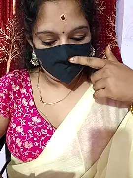 Snapshot of luci-queen chatting on 09-26-25, 06:45 luci-queen online show from 09-26-25, 06:45