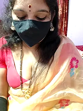 Snapshot of luci-queen chatting on 09-30-25, 04:28 luci-queen online show from 09-30-25, 04:28