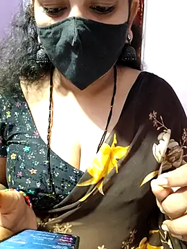 Snapshot of luci-queen chatting on 10-07-25, 03:36 luci-queen online show from 10-07-25, 03:36