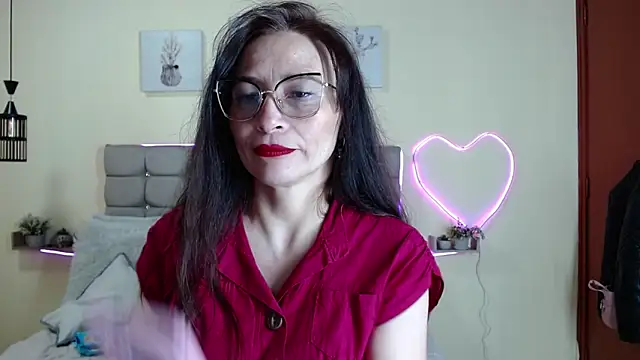 Snapshot of _naomi_s chatting on 06-13-26, 01:42 naomi s online show from 06-13-26, 01:42