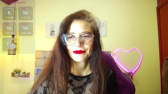 Snapshot of _naomi_s chatting on 07-08-26, 01:26 naomi s online show from 07-08-26, 01:26