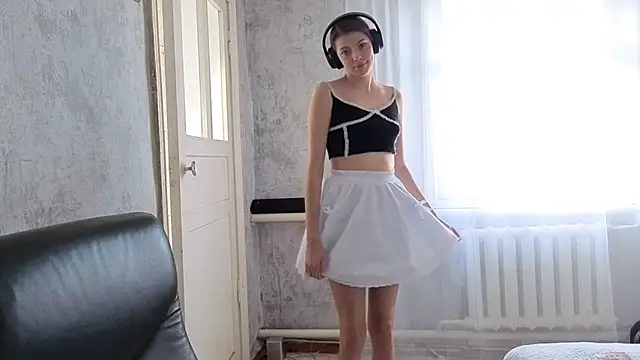 CutieAnny online show from 10-17-25, 04:26