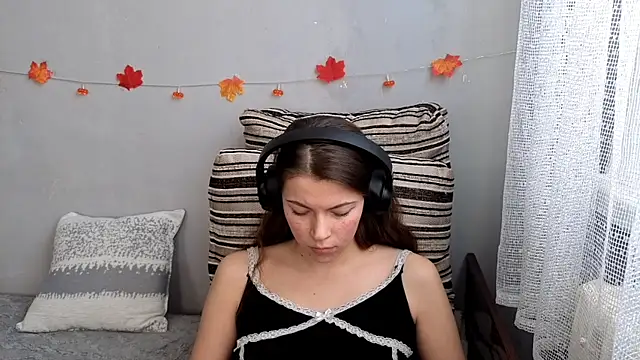 CutieAnny online show from 10-25-25, 06:10